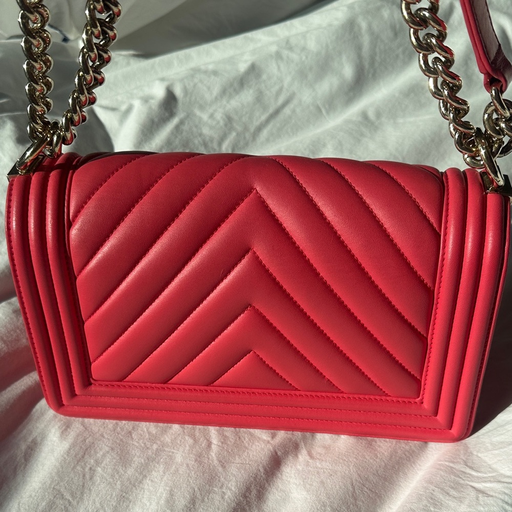 Authentic Chanel Quilted Boy Flap Bag Chevron Calfskin Medium - Picture 5 of 7